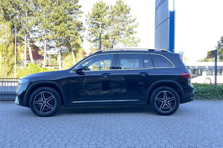 Sort Mercedes EQB350 fra 2024