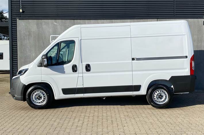 Hvid Fiat Ducato fra 2025