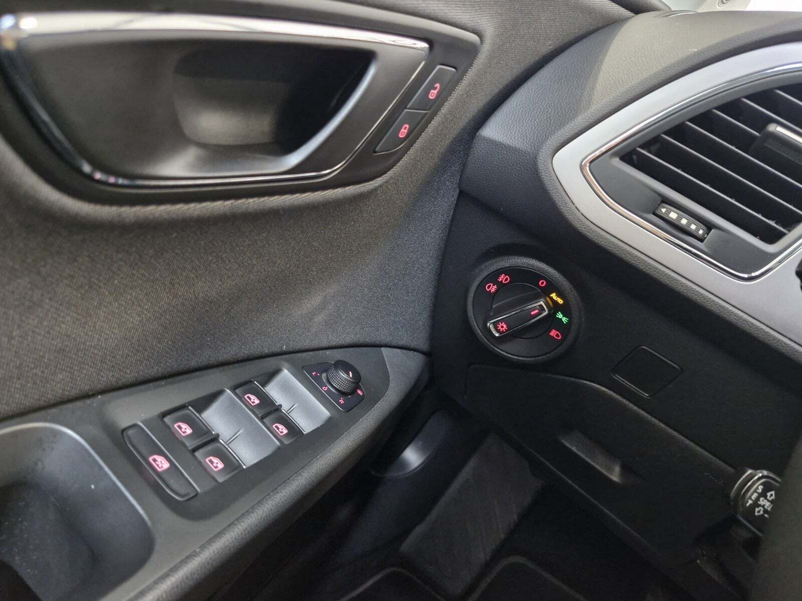 Sort Seat Leon fra 2019