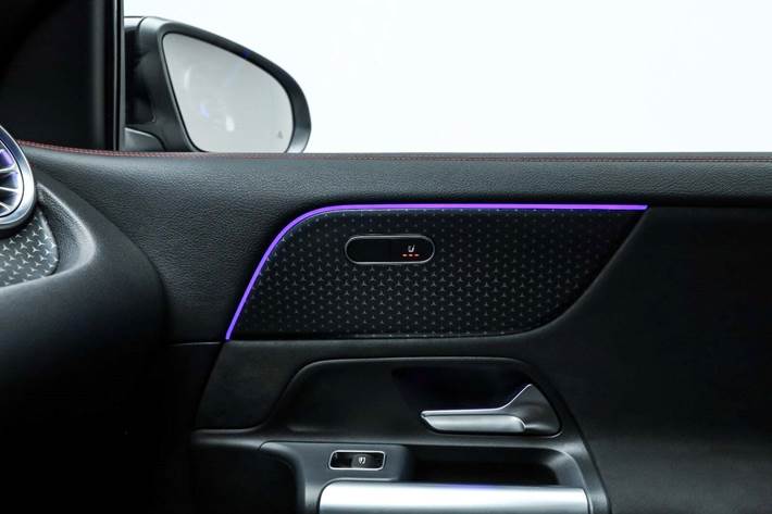 Sort Mercedes EQA250+ fra 2024