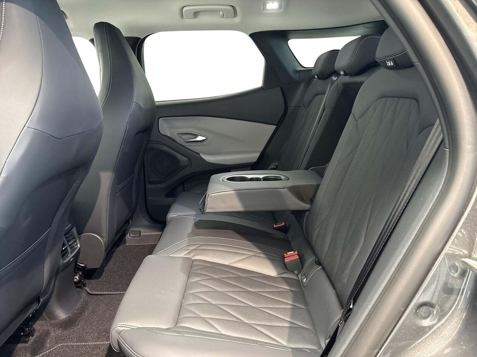 Ford Explorer 82 Premium Extended Range