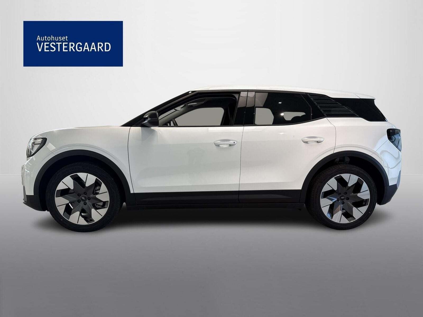 Ford Explorer 82 Premium Extended Range