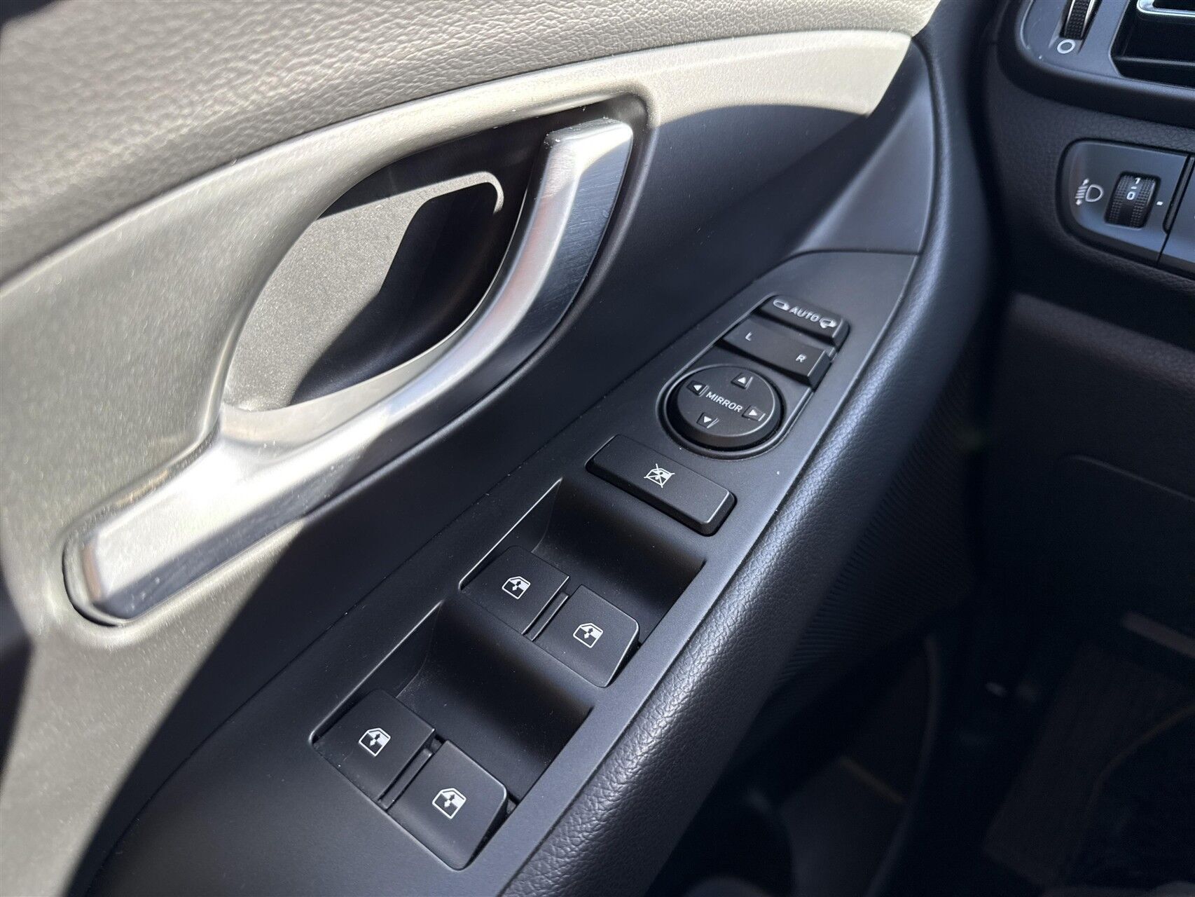 Grå Hyundai i30 fra 2023