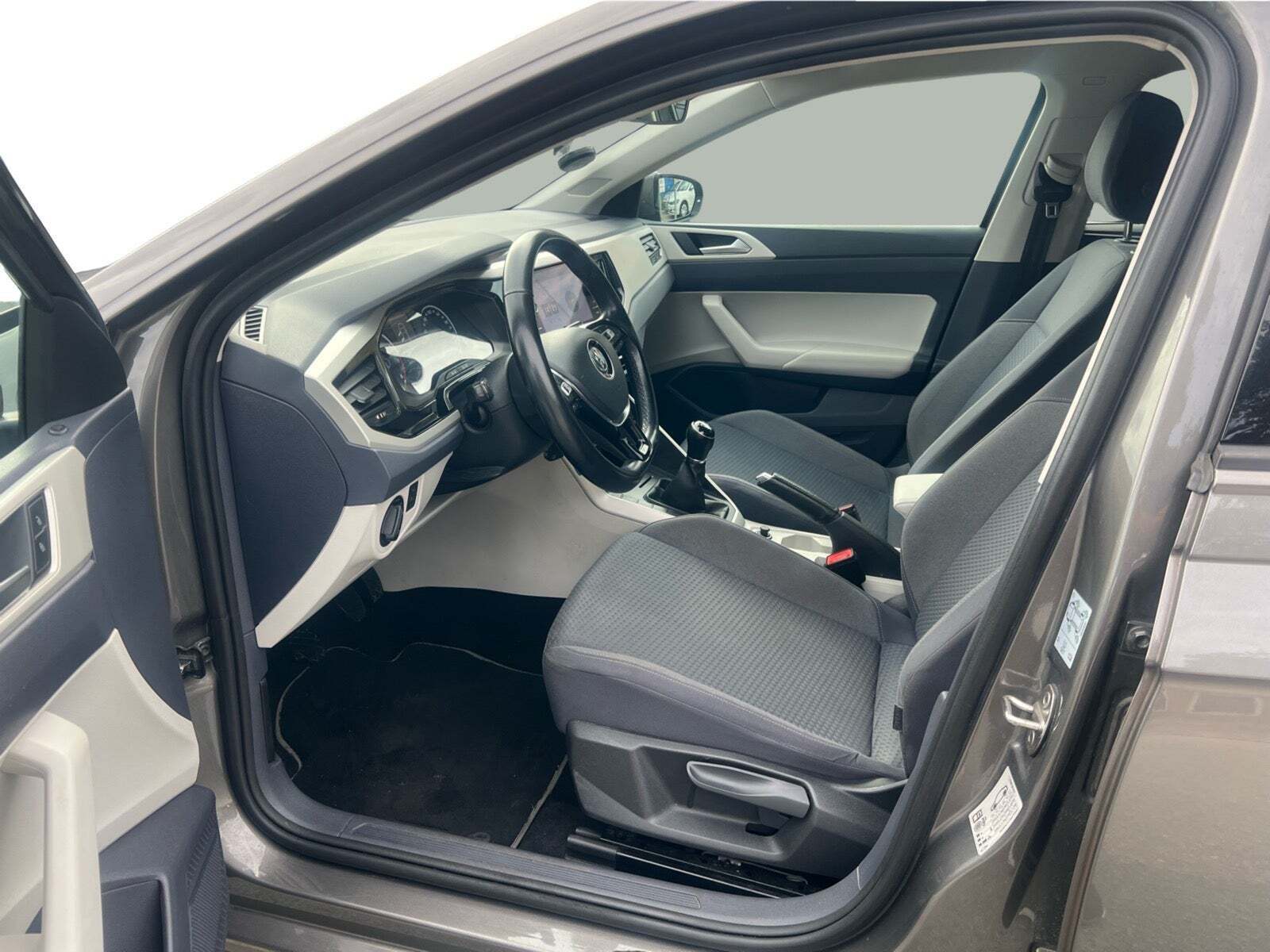 Grå VW Polo fra 2019