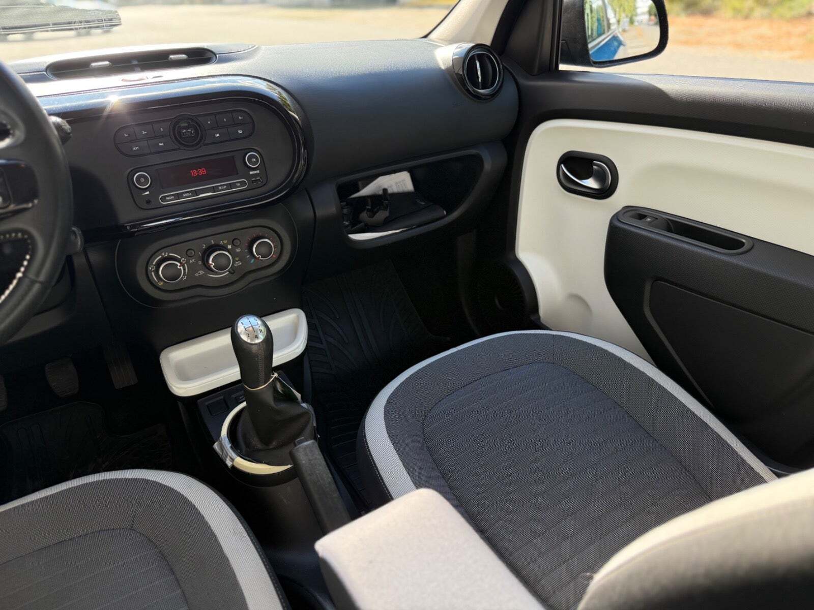 Blå Renault Twingo fra 2014