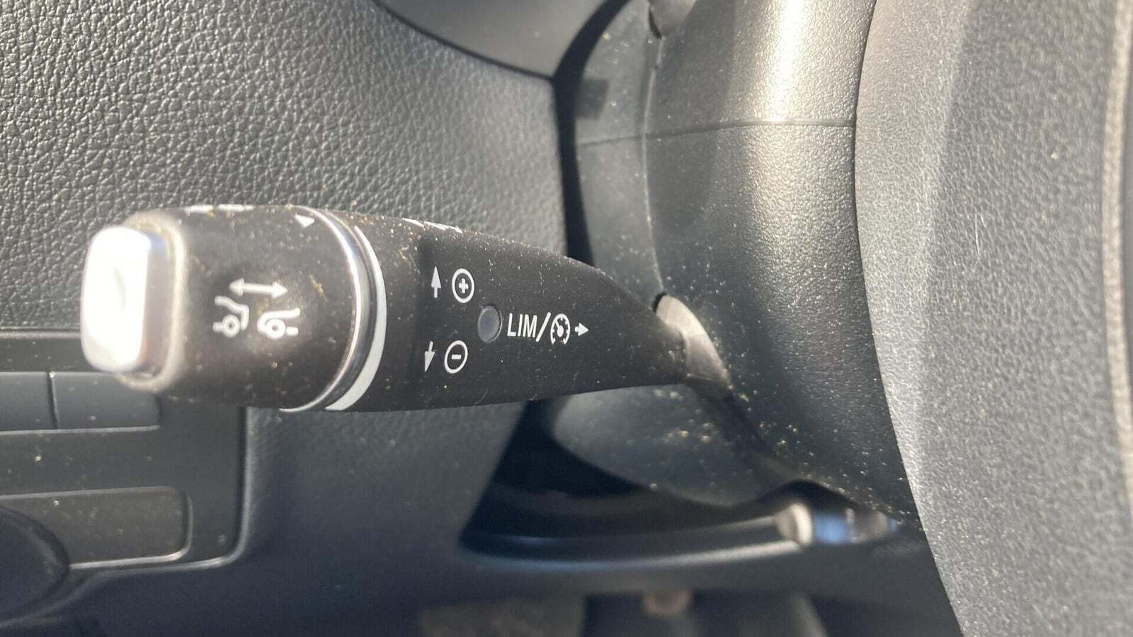 Sølv Mercedes Vito 119 fra 2021