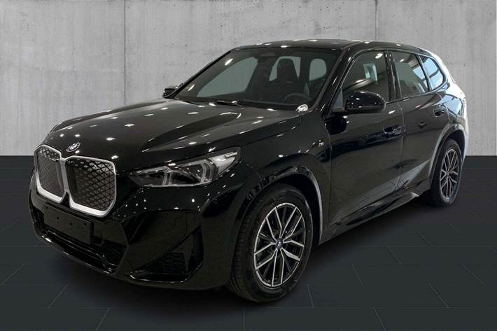 undefined BMW iX1 fra 2025 set udefra