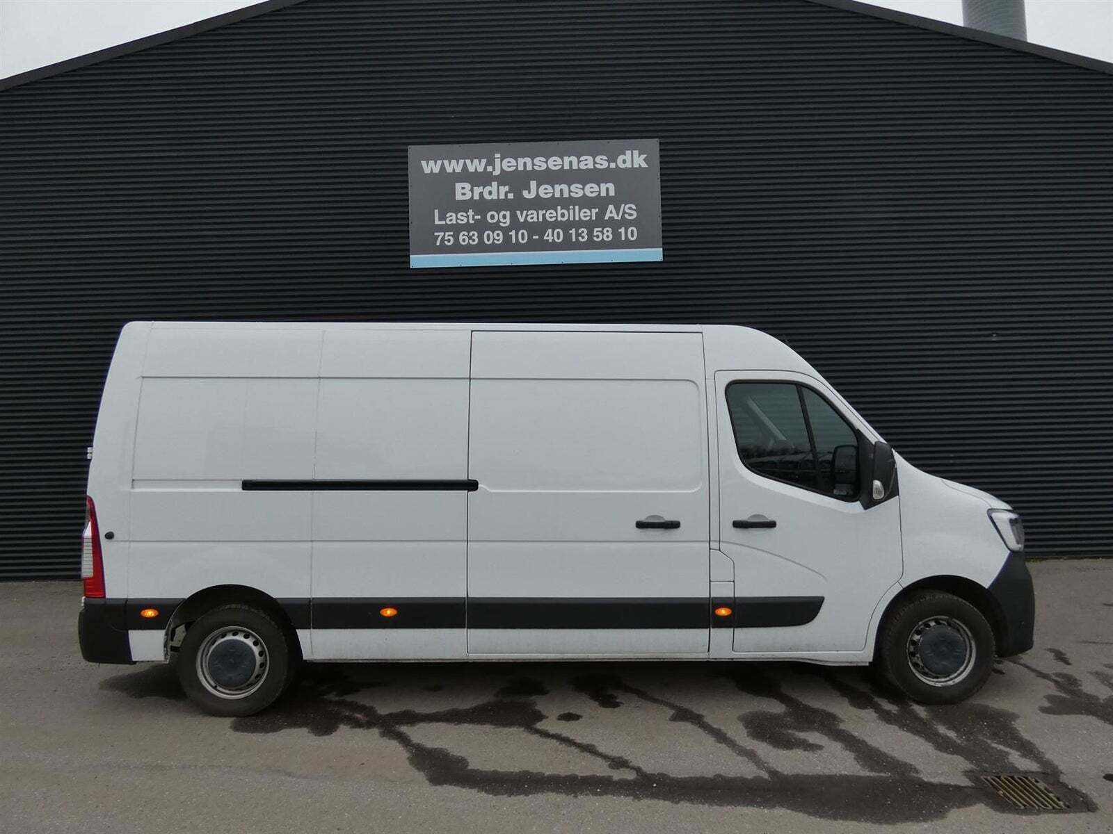 Renault Master IV T35 2,3 dCi 135 L3H2 Kassevogn
