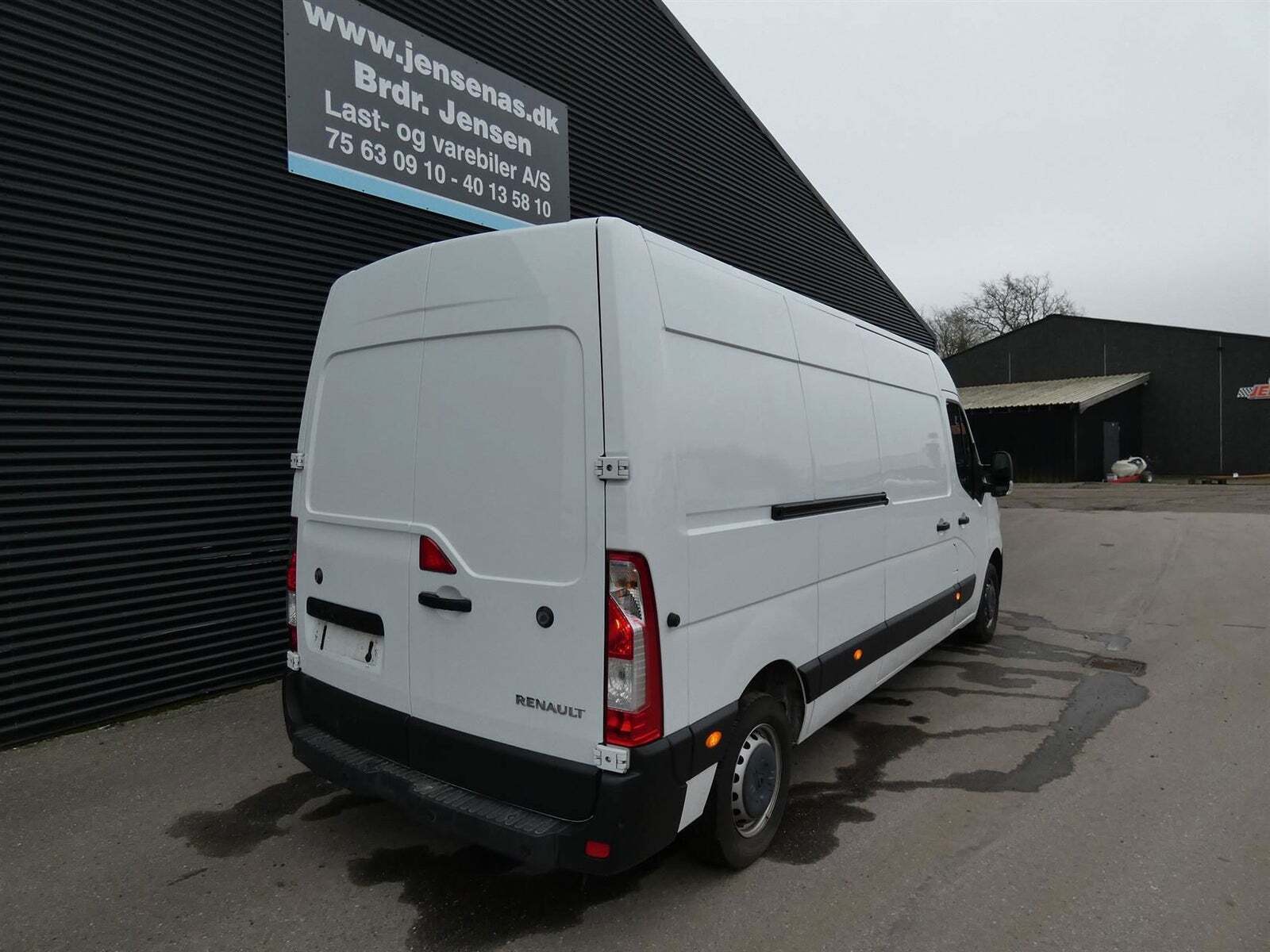 Renault Master IV T35 2,3 dCi 135 L3H2 Kassevogn