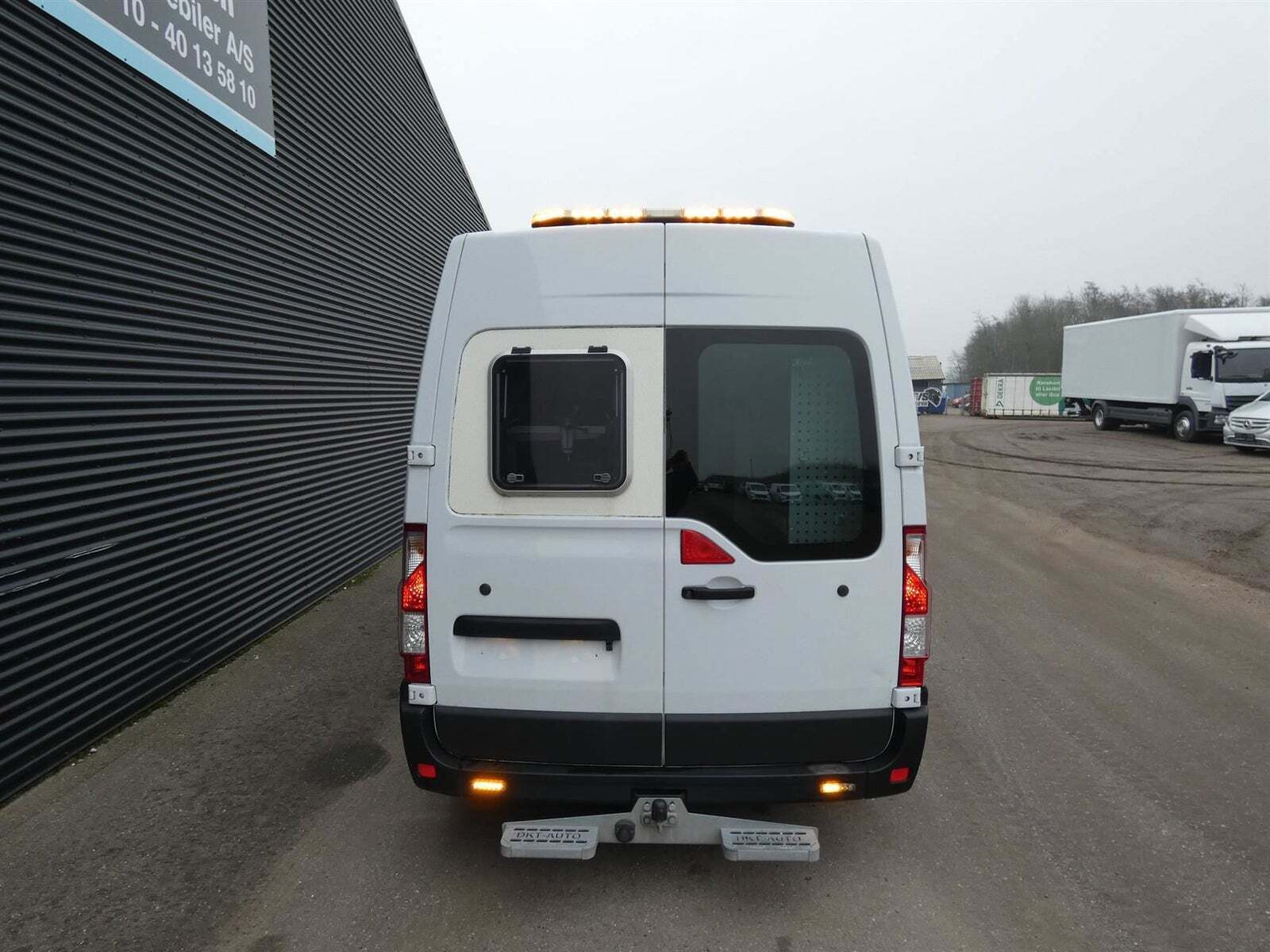 Hvid Opel Movano fra 2018