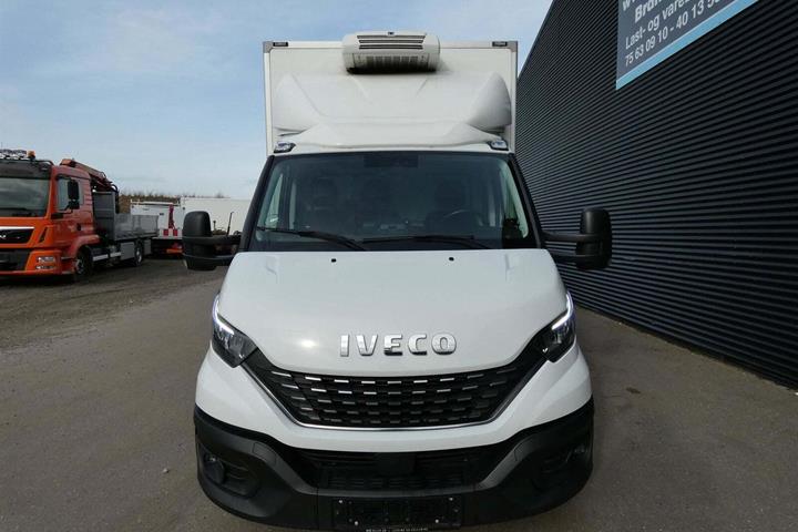 Hvid Iveco Daily fra 2020