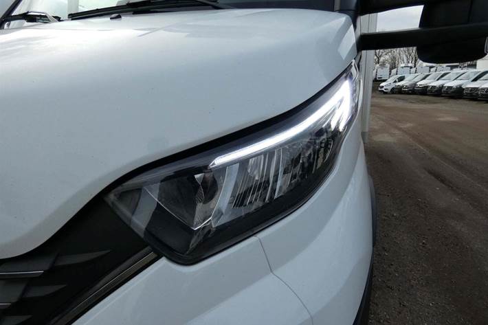 Hvid Iveco Daily fra 2020