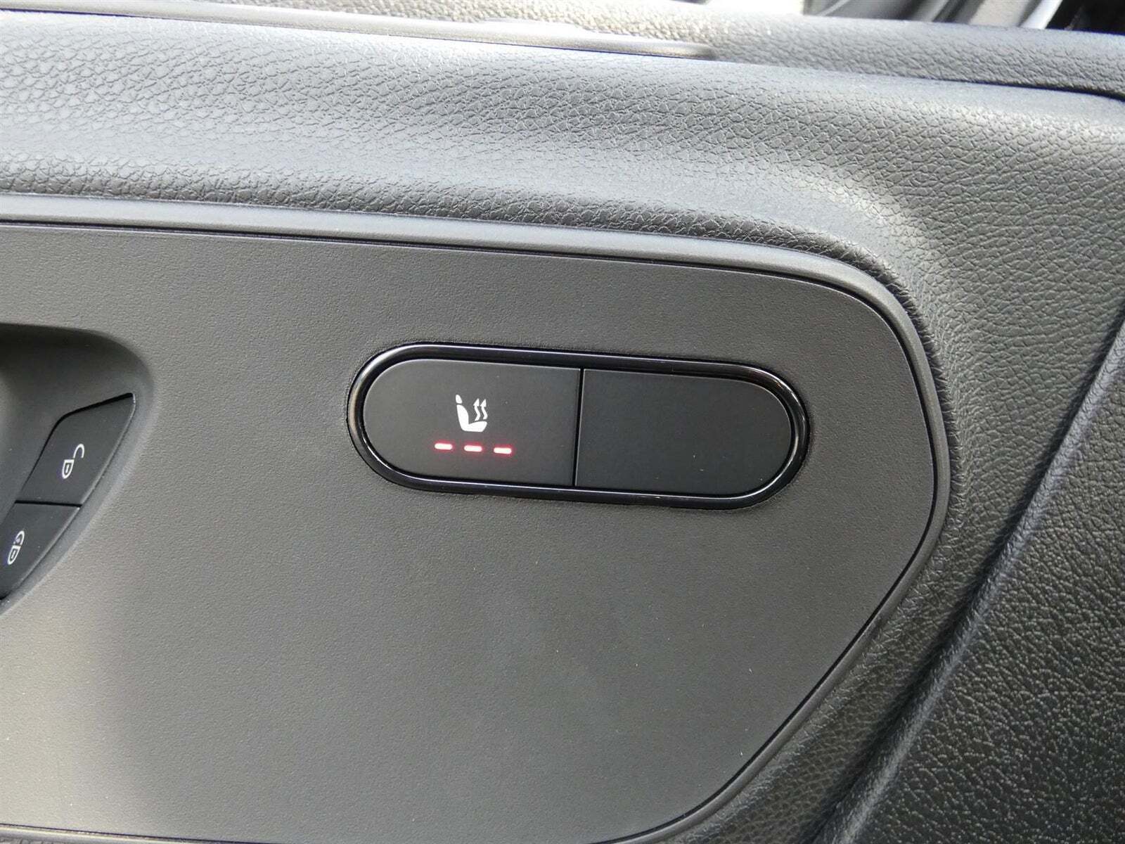 Sort Mercedes Sprinter 317 fra 2024