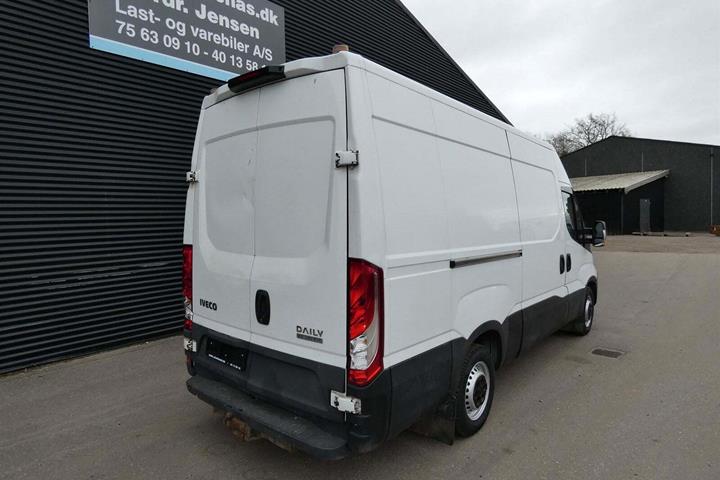 Hvid Iveco Daily fra 2019