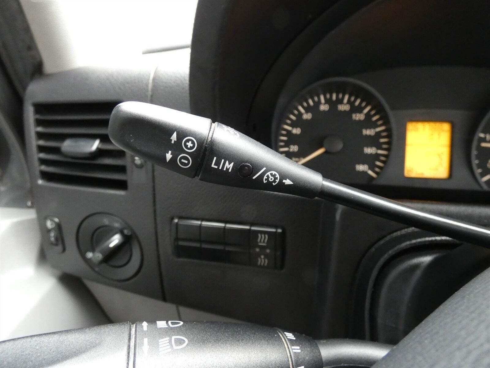 Grå Mercedes Sprinter 316 fra 2017