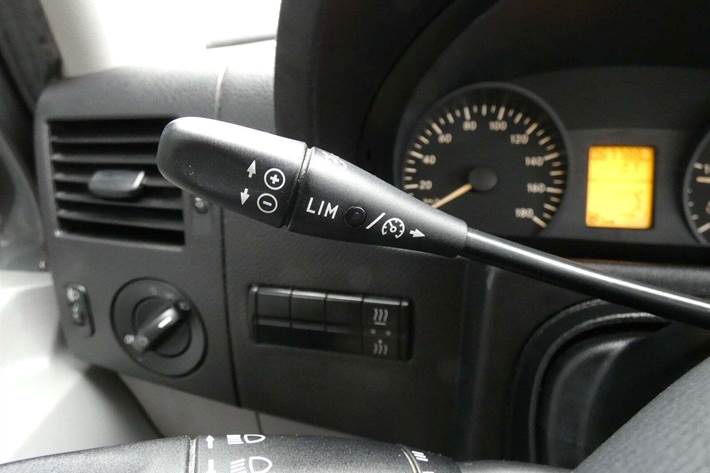 Grå Mercedes Sprinter 316 fra 2017