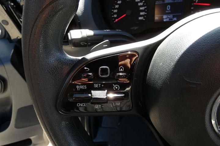 Sort Mercedes Sprinter 317 fra 2021