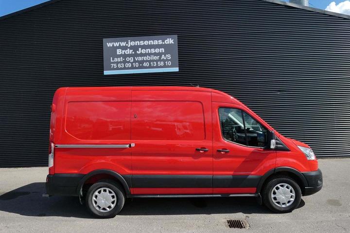 Rød Ford Transit 350 L2 Van fra 2022 set udefra