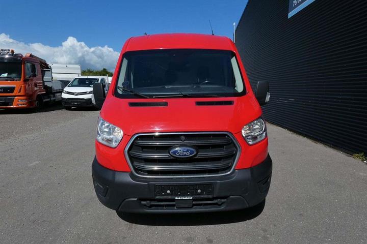 Rød Ford Transit 350 L2 Van fra 2022 set udefra