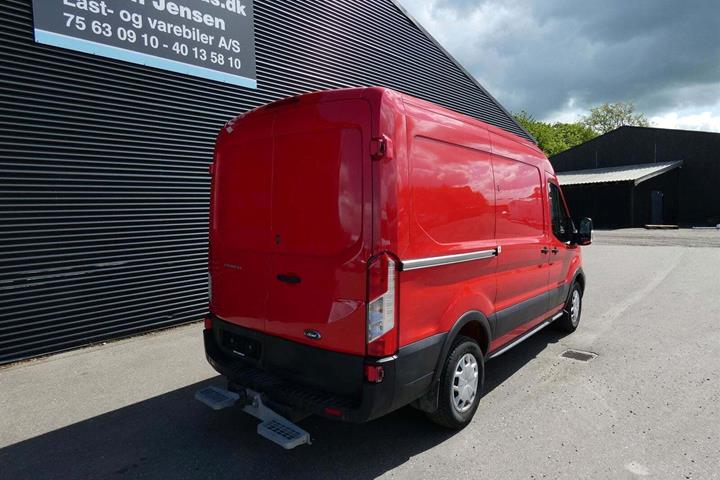 Rød Ford Transit 350 L2 Van fra 2022 set udefra