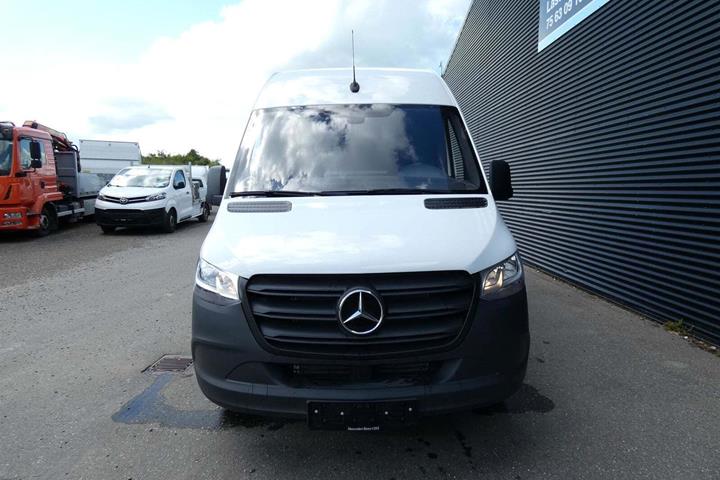 Hvid Mercedes Sprinter 317 fra 2024