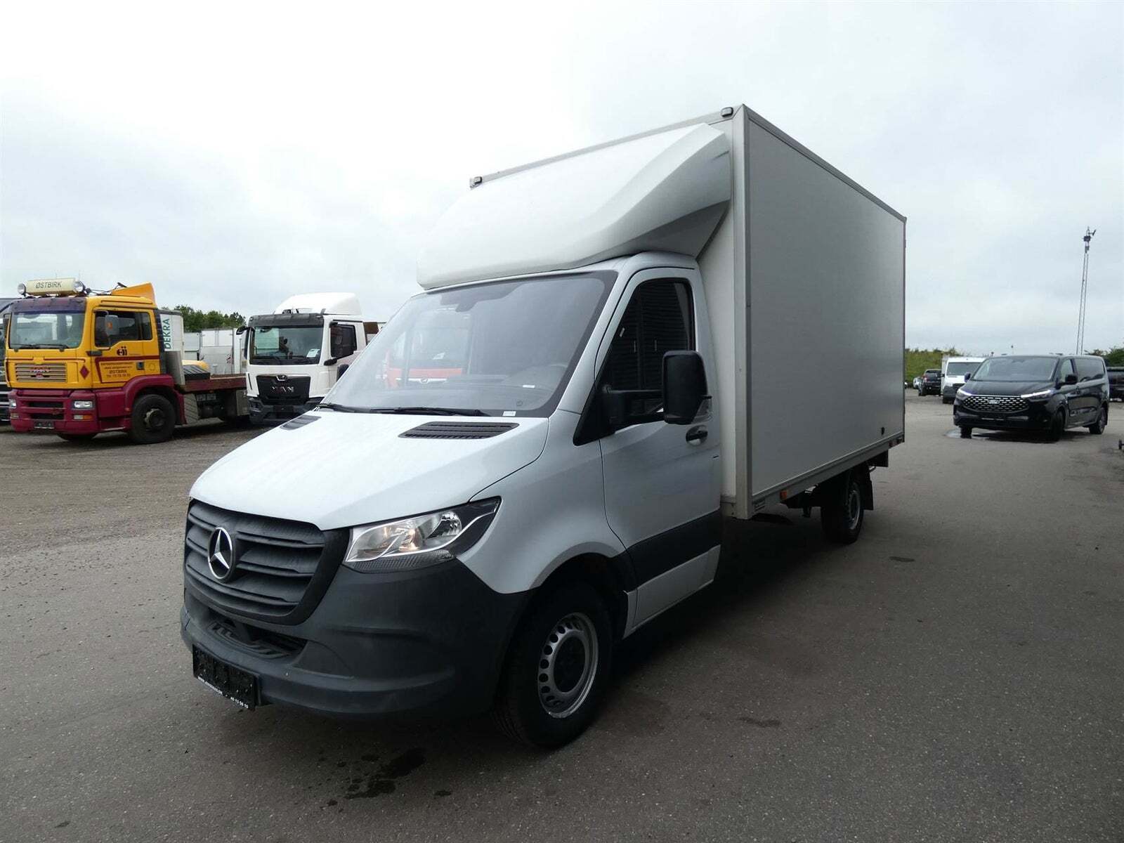 Hvid Mercedes Sprinter 316 fra 2020