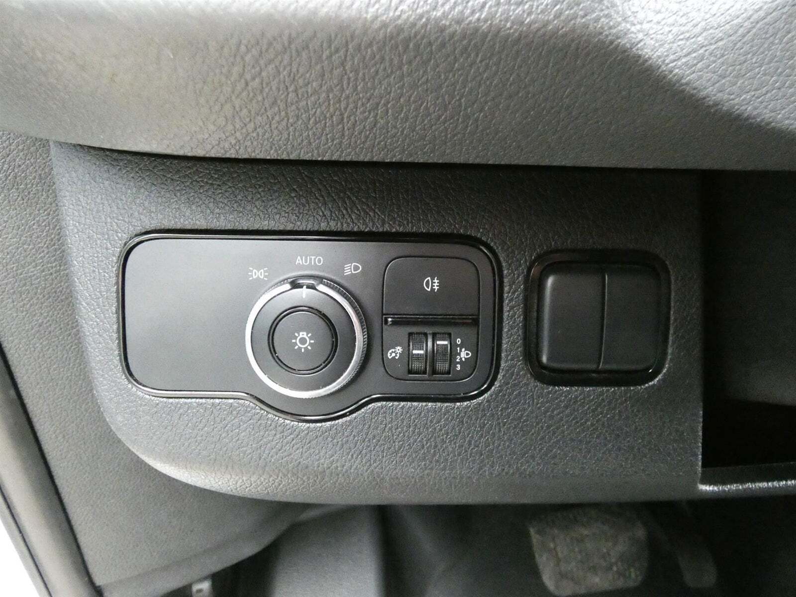 Hvid Mercedes Sprinter 316 fra 2020