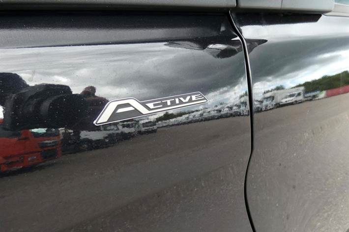 Sort Ford Transit Custom 300S fra 2023 set udefra