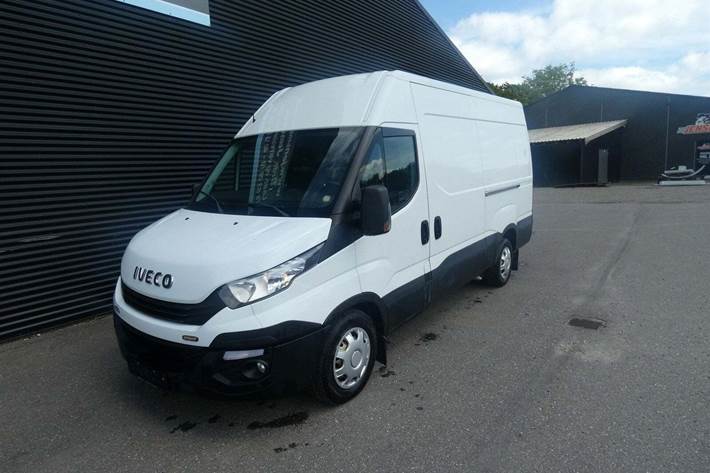 Hvid Iveco Daily fra 2019
