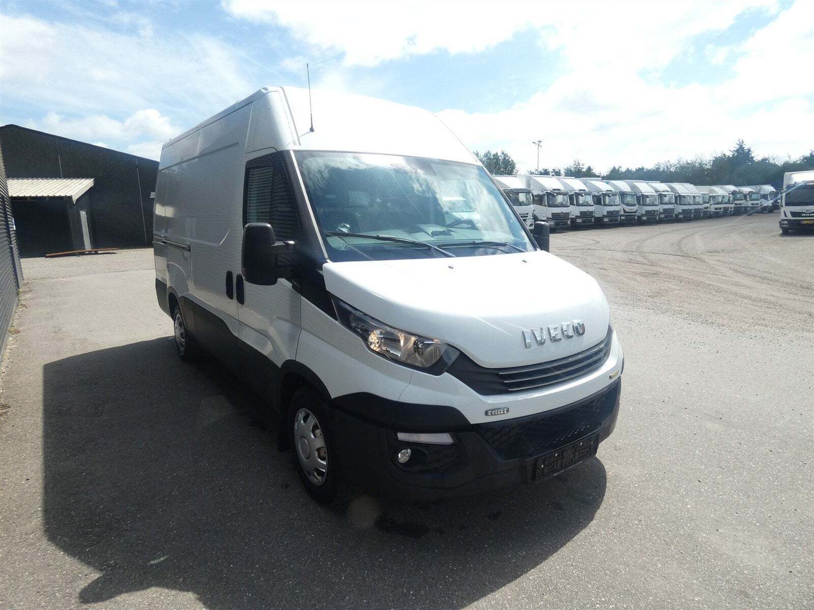 Iveco Daily 2,3 35S16 12m³ Van AG8