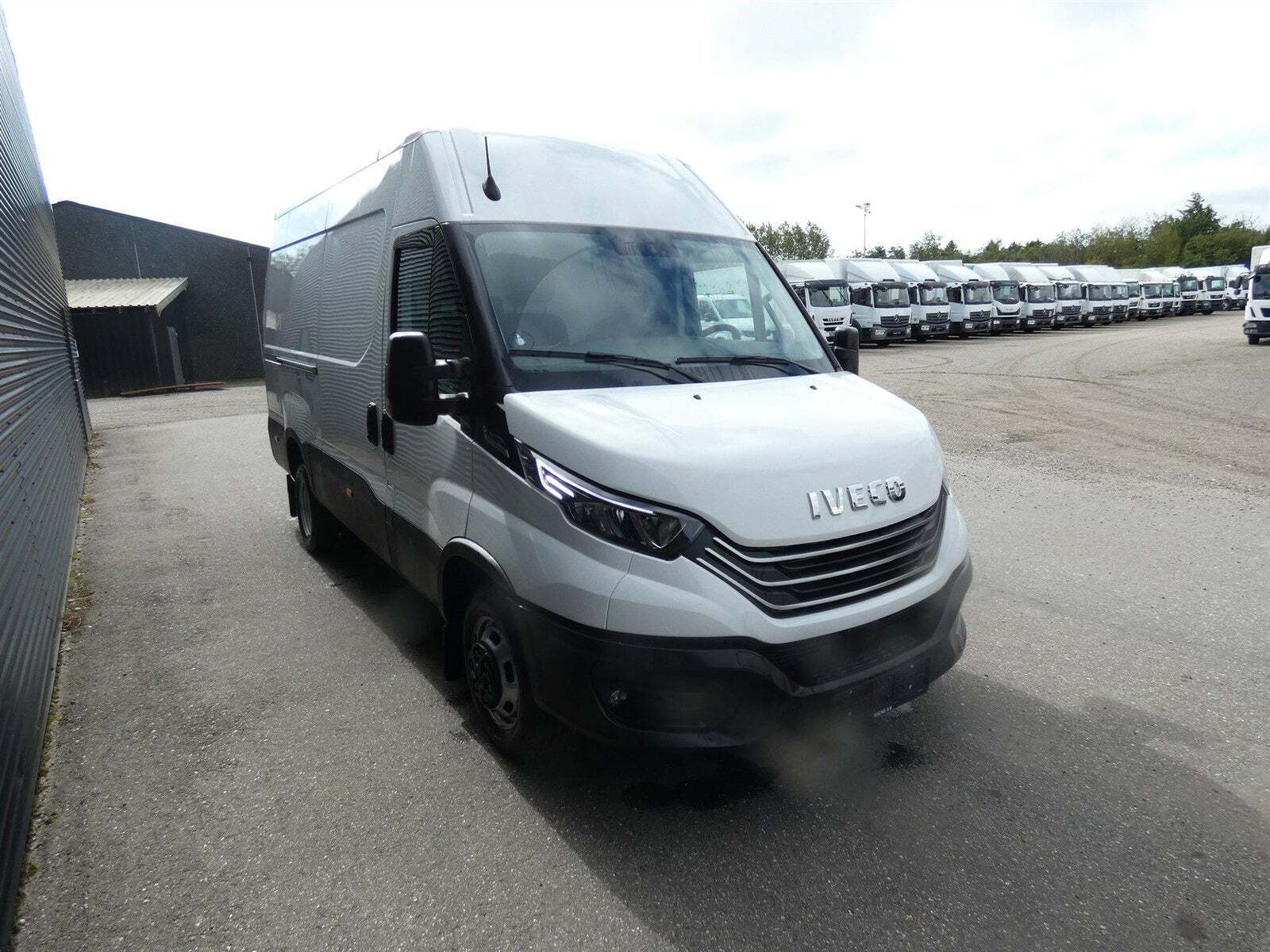 Iveco Daily 3,0 35C18 12m³ Van AG8
