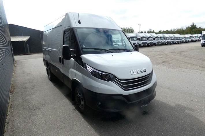 Hvid Iveco Daily fra 2024