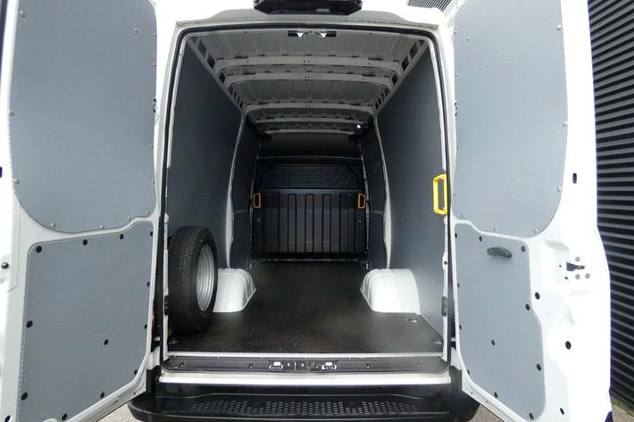 Hvid Iveco Daily fra 2024