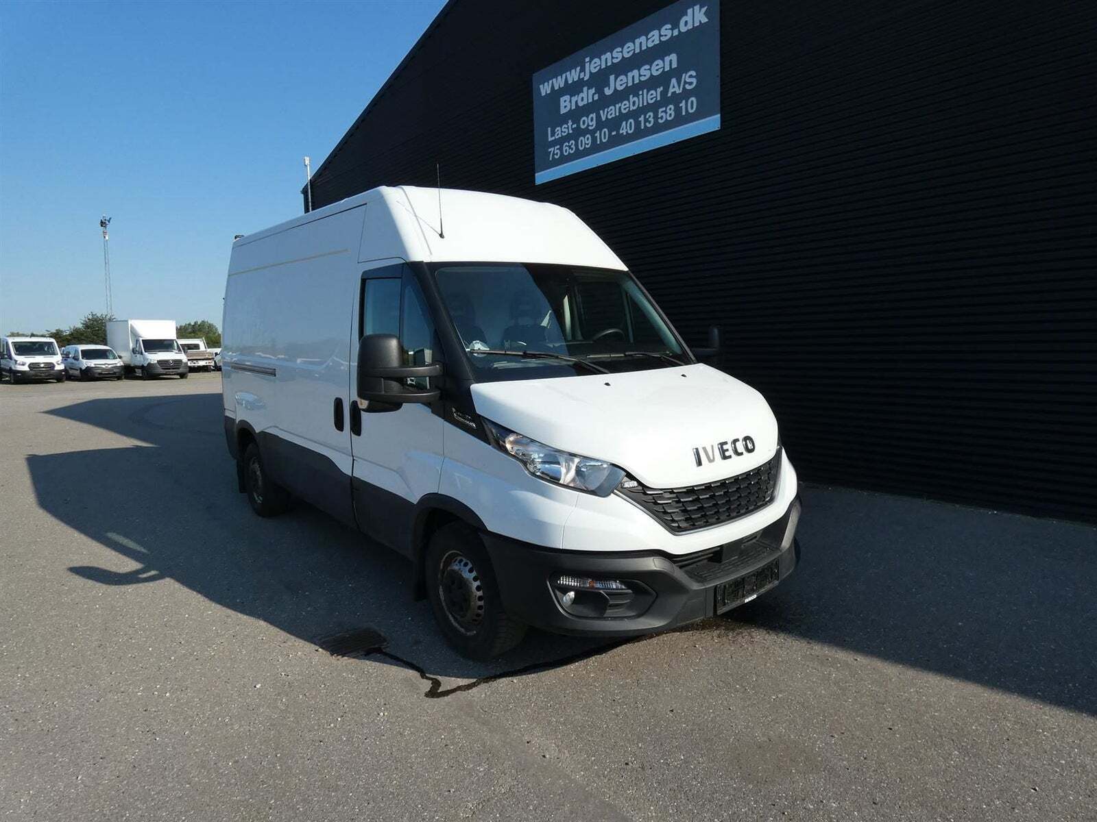 Iveco Daily 2,3 35S16 10,8m³ Van AG8
