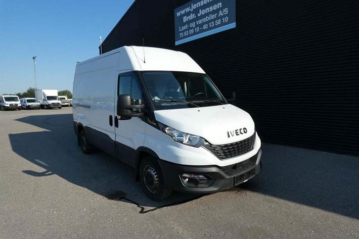 Hvid Iveco Daily fra 2020