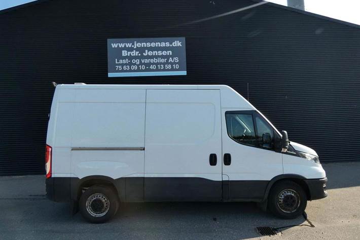 Hvid Iveco Daily fra 2020
