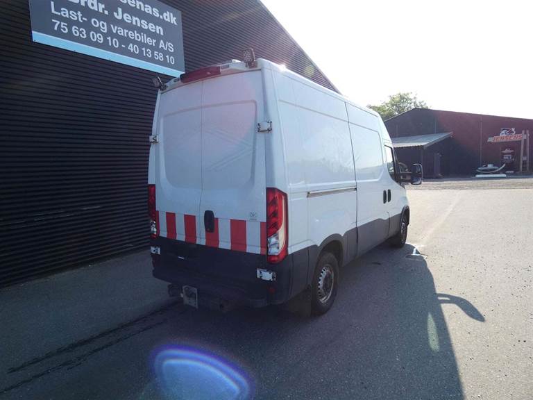 Iveco Daily 2,3 35S16 10,8m³ Van AG8