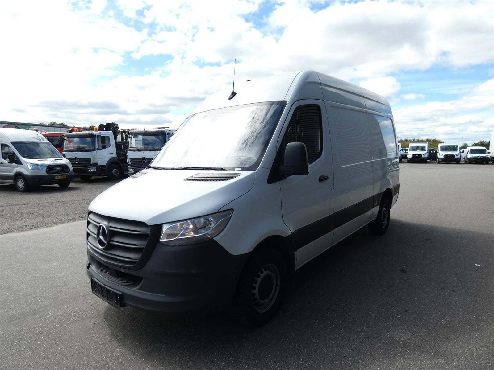 Hvid Mercedes Sprinter 316 fra 2020