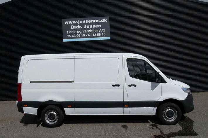 Hvid Mercedes Sprinter 317 fra 2023