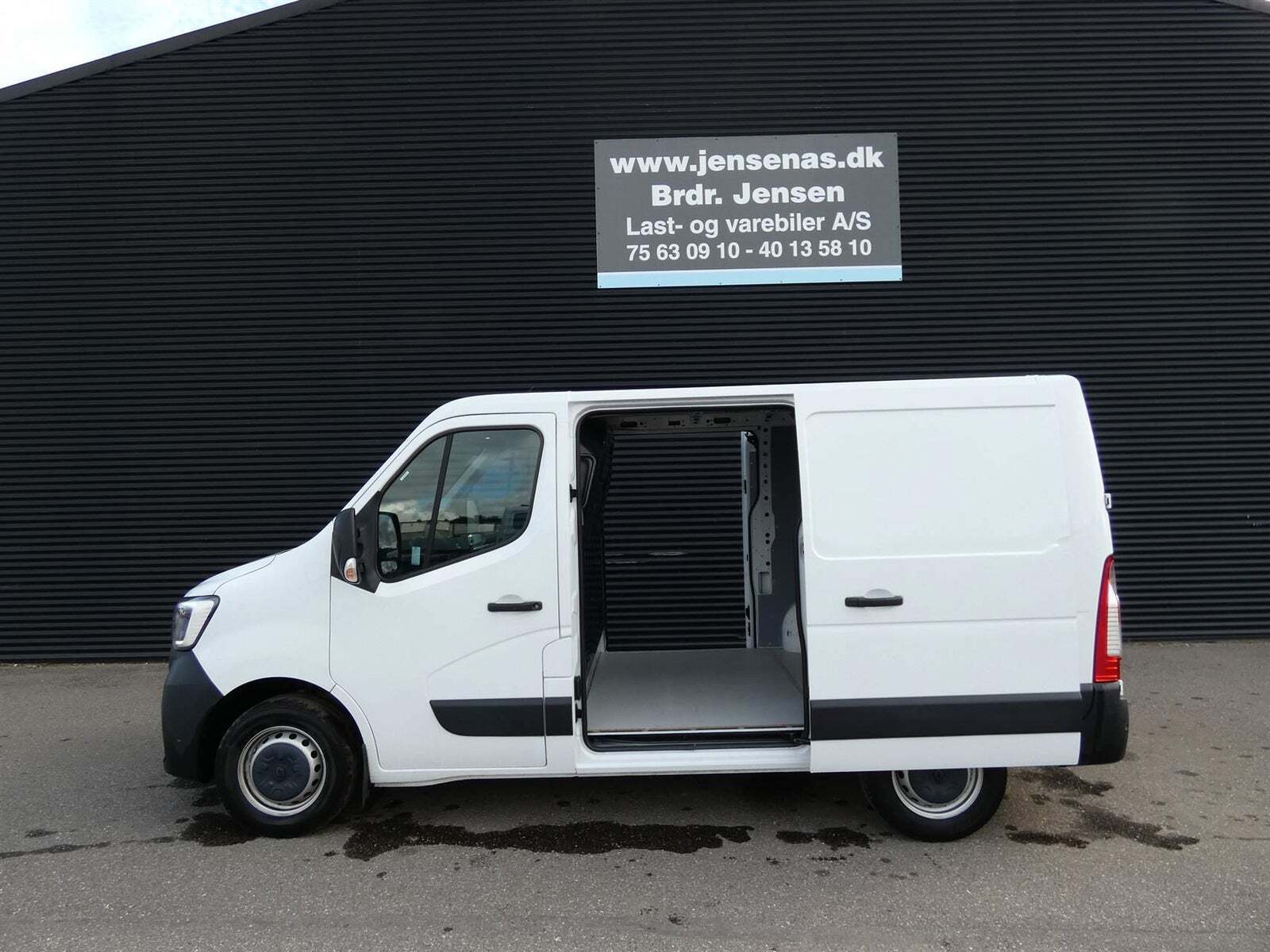 Renault Master IV T28 2,3 dCi 135 L1H1 Kassevogn