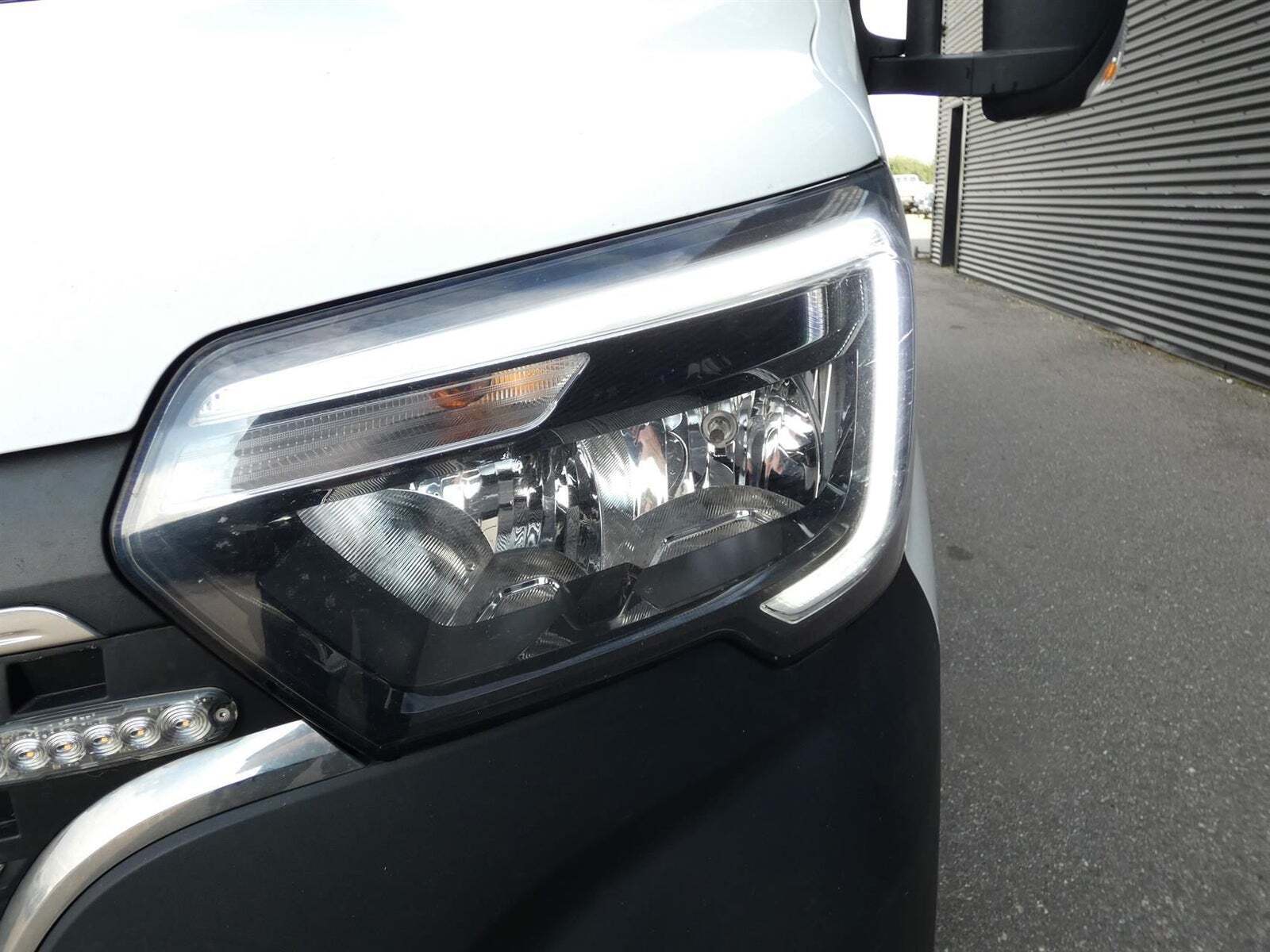 Hvid Renault Master IV T35 fra 2020