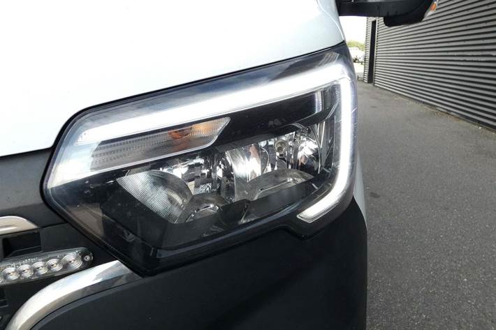 Hvid Renault Master IV T35 fra 2020