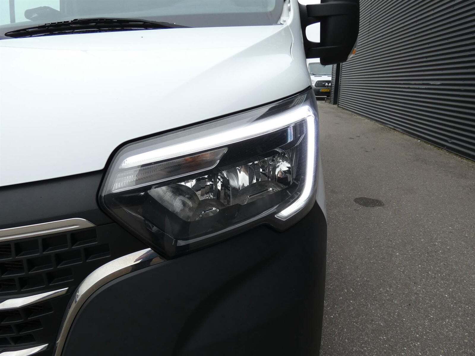 Hvid Renault Master IV T35 fra 2020