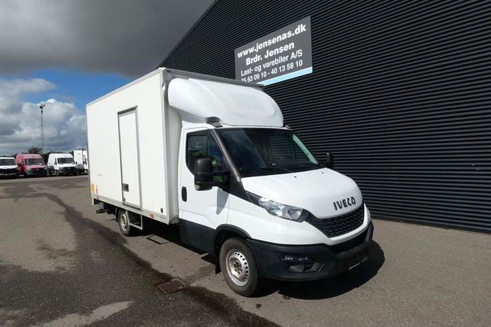 Hvid Iveco Daily fra 2020