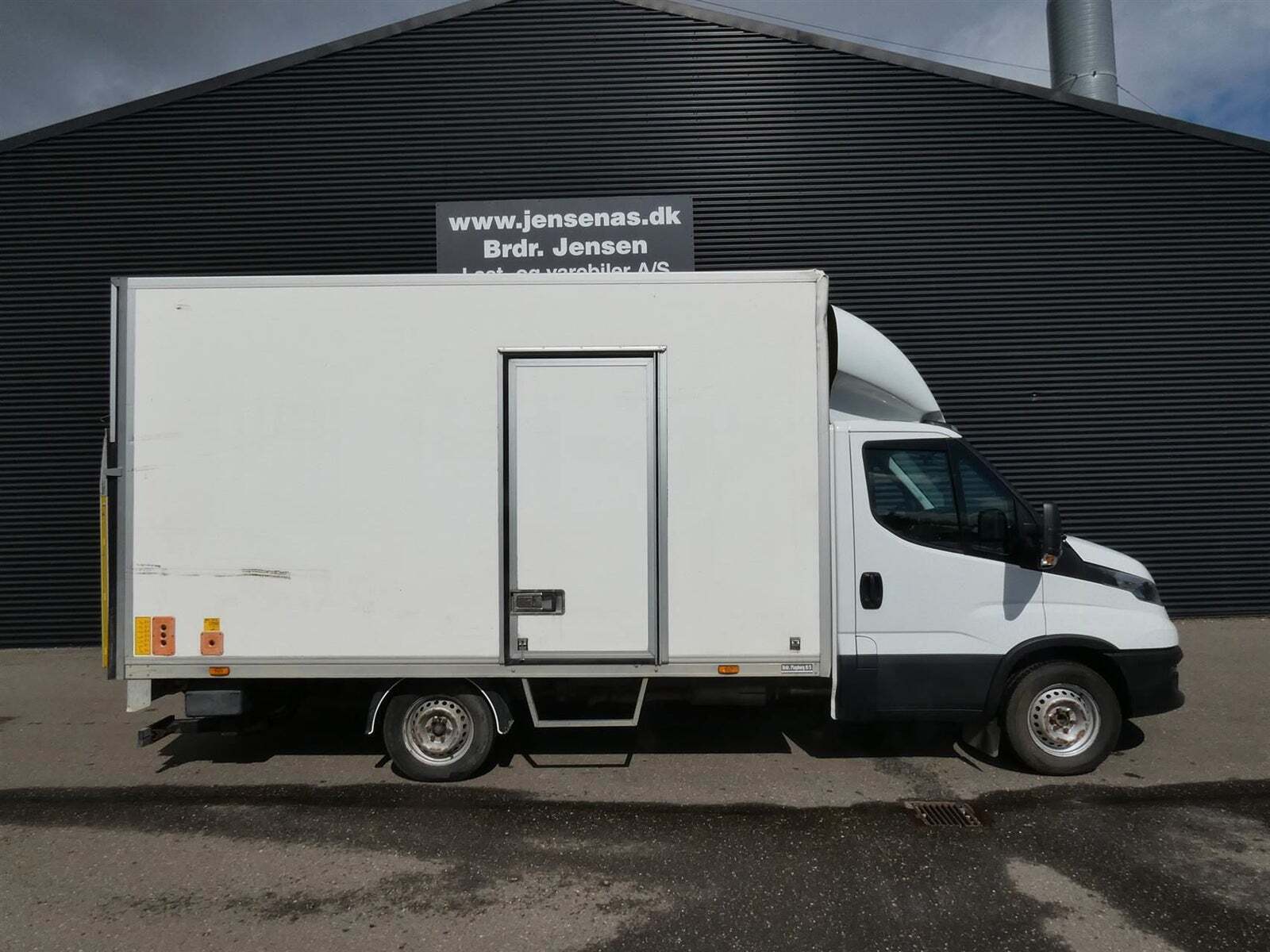Iveco Daily 2,3 35S14 Alukasse m/lift AG8
