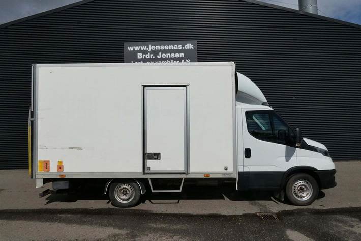 Hvid Iveco Daily fra 2020