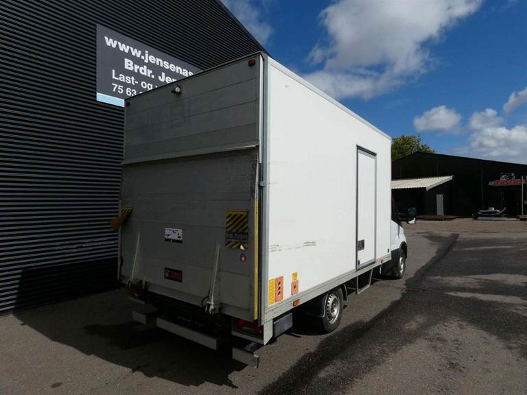 Iveco Daily 2,3 35S14 Alukasse m/lift AG8