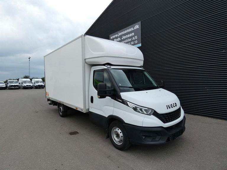 Iveco Daily 3,0 35S18 Box m/lift AG8