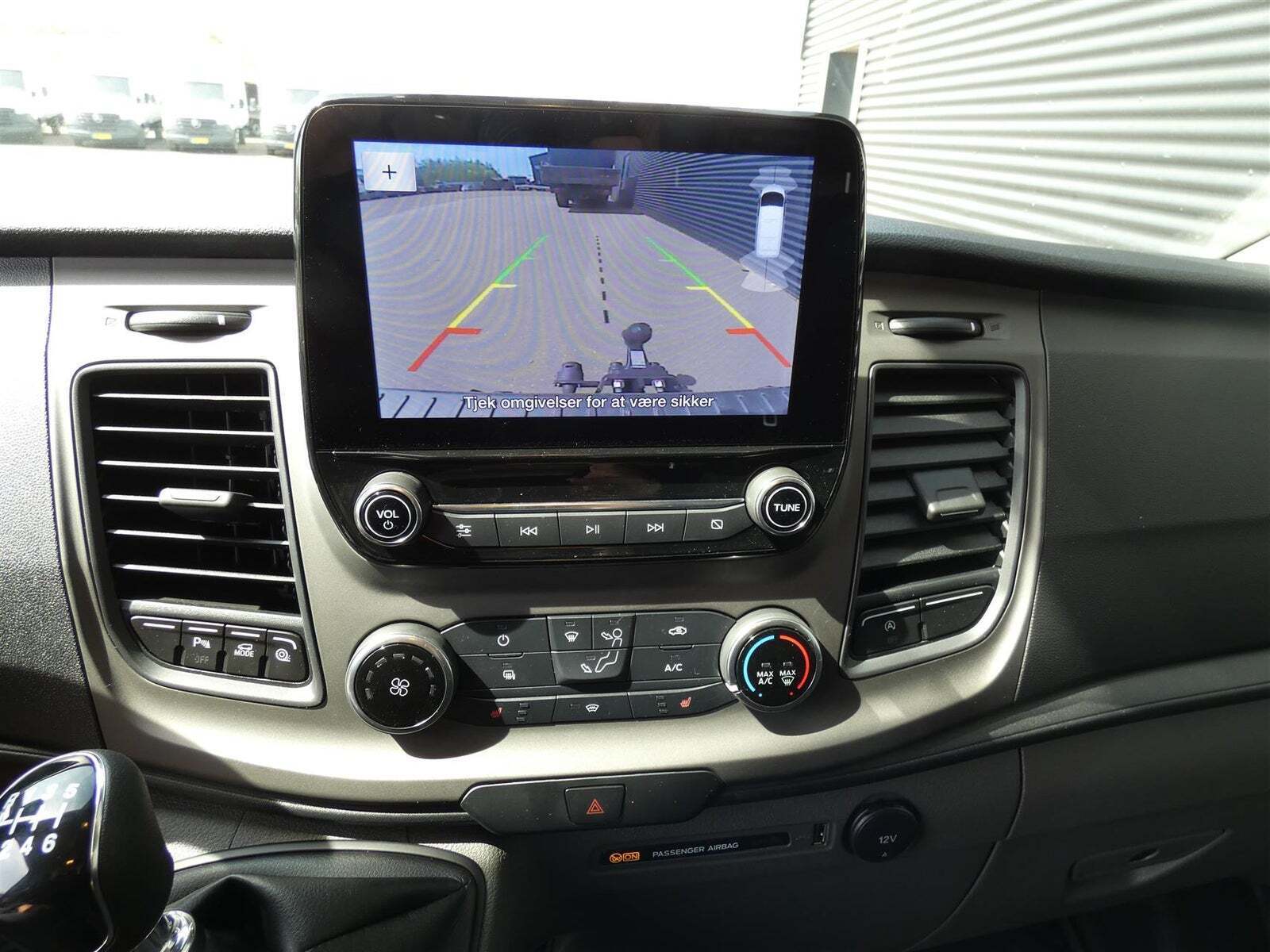 Hvid Ford Transit Custom 300L fra 2023