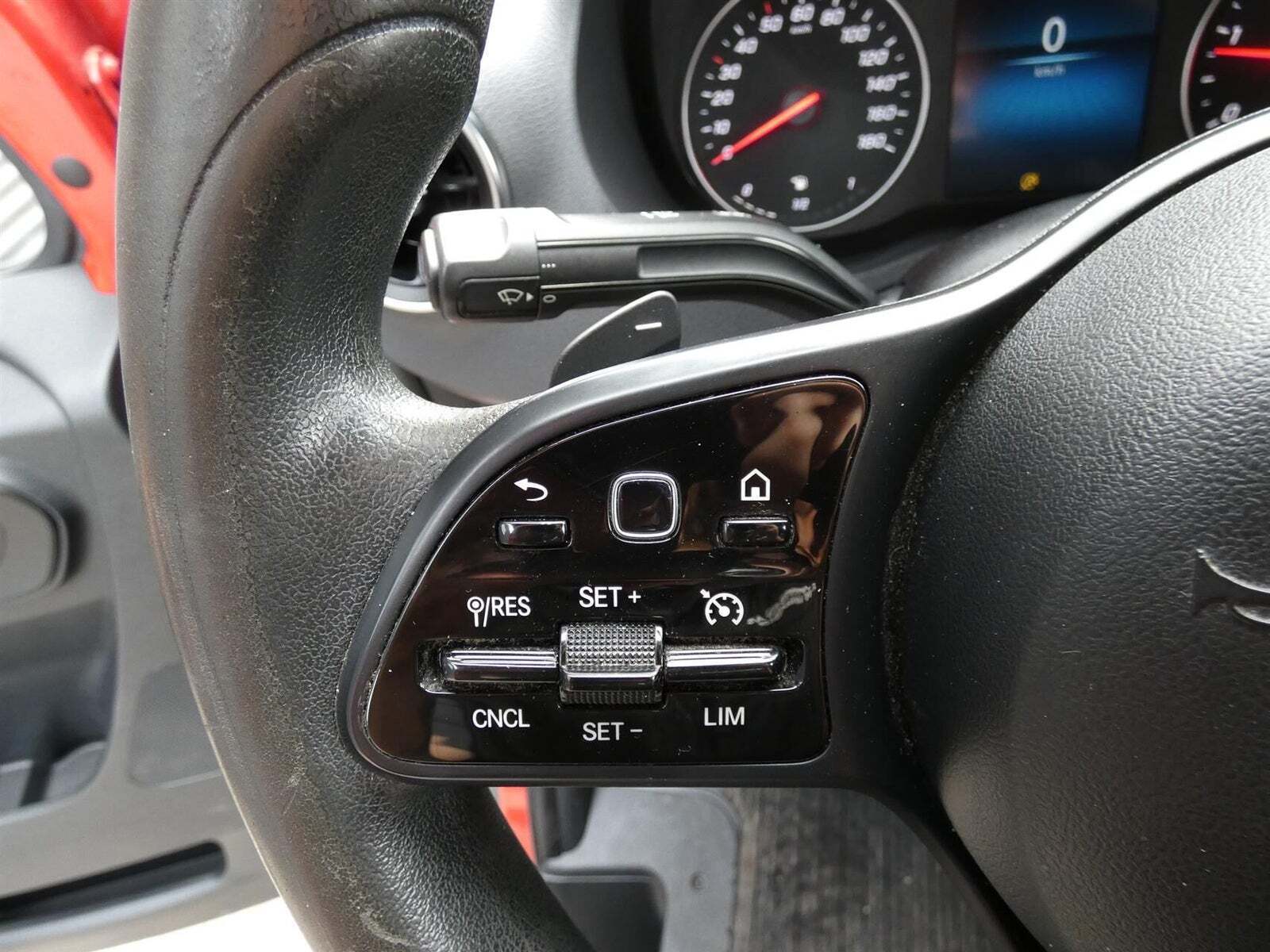Rød Mercedes Sprinter 314 fra 2018 set indefra
